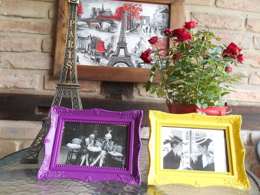 La Petite France Hotel โนวา เปโตรโปลิส ภายนอก รูปภาพ