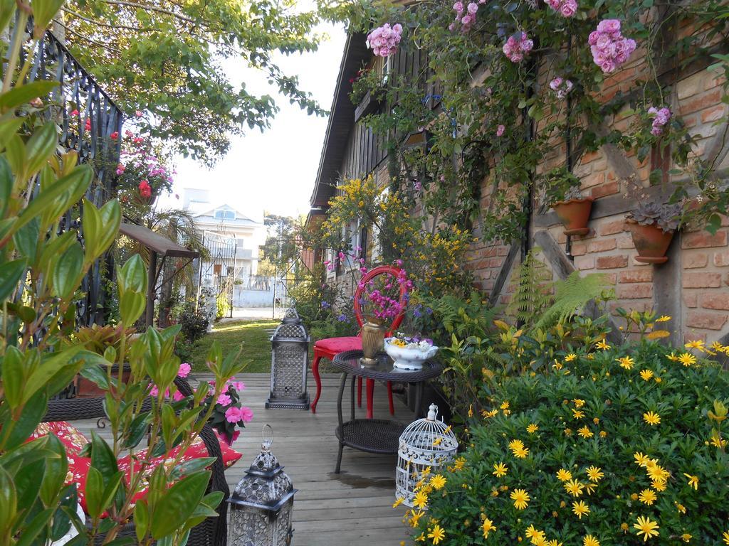 La Petite France Hotel โนวา เปโตรโปลิส ภายนอก รูปภาพ