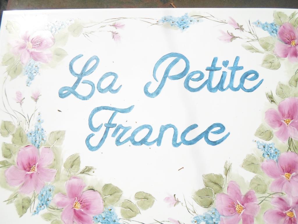 La Petite France Hotel โนวา เปโตรโปลิส ภายนอก รูปภาพ